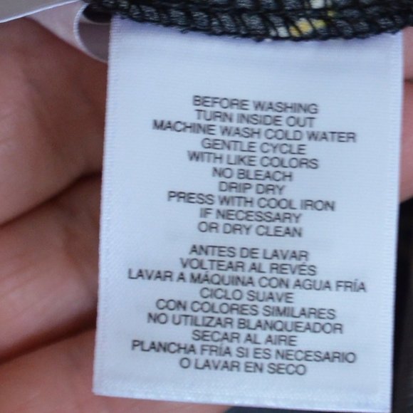 Anne Klein Black Top with Gold Chain Patterned Design Womens Size Small - Picture 9 of 11